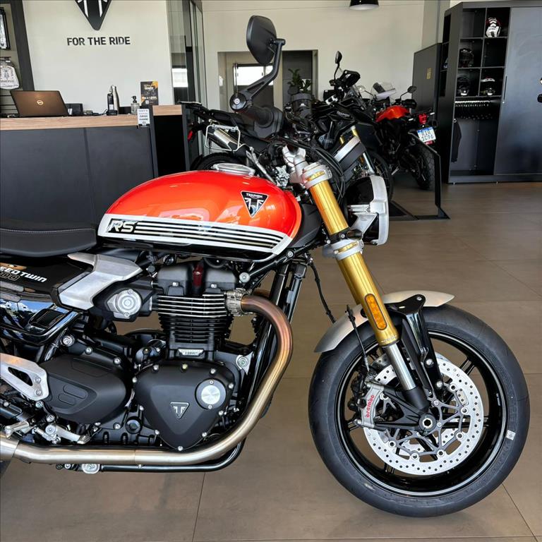 TRIUMPH-SPEED-TWIN RS