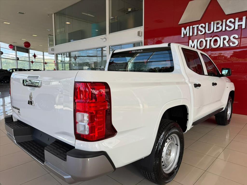 Mitsubishi-TRITON-2.4 BITURBO DIESEL CD GL AUTOMÁTICO