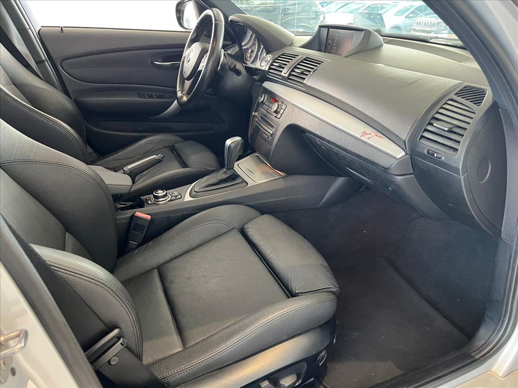 130i 3.0 SPORT HATCH 24V GASOLINA 4P AUTOMÁTICO16