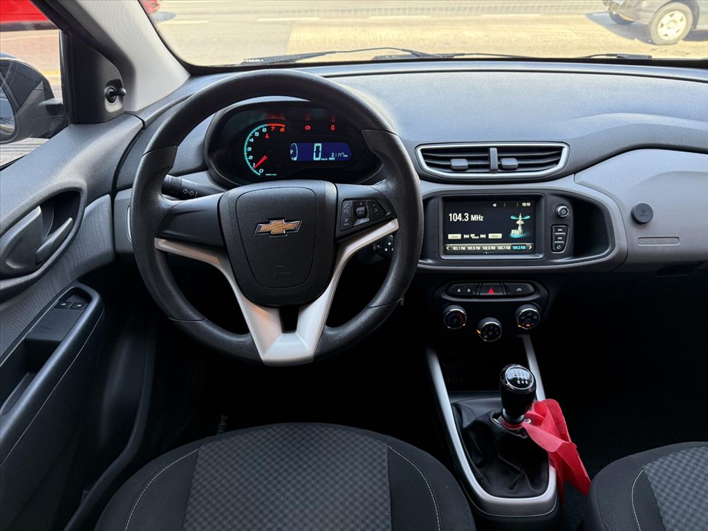 Chevrolet Onix - 1.0 MPFI LT 8V FLEX 4P MANUAL