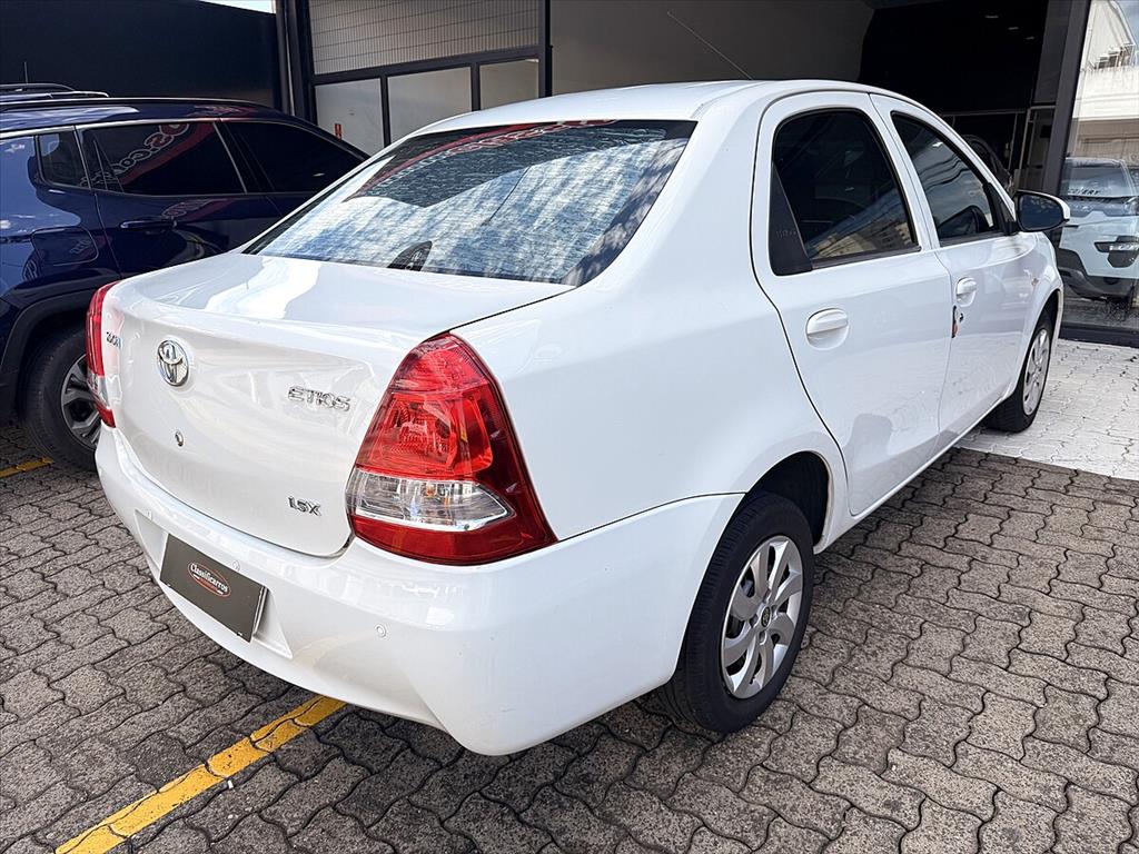 Toyota Etios - 1.5 X SEDAN 16V FLEX 4P MANUAL