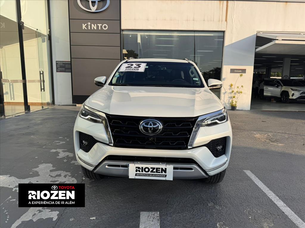 Toyota HILUX SW4 2023