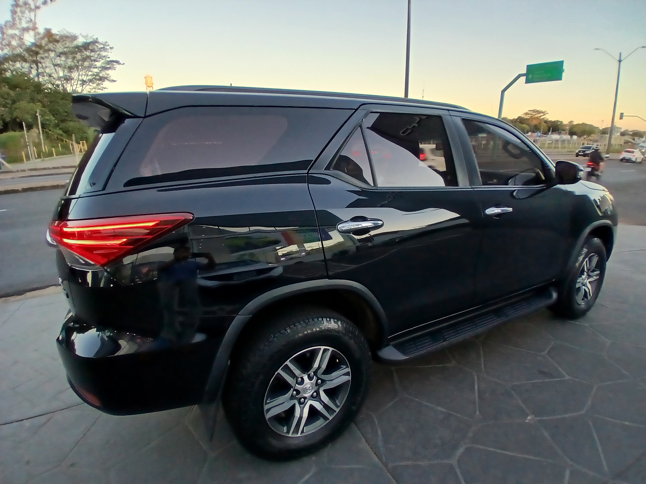 HILUX SW4 2.7 SRV 7 LUGARES 4X2 16V FLEX 4P AUTOMÁTICO5