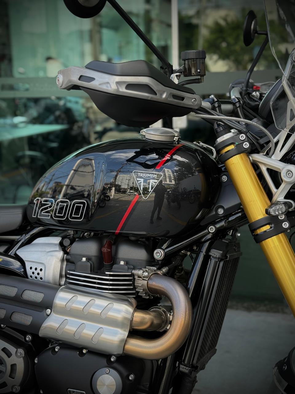 TRIUMPH-SCRAMBLER-1200 XE