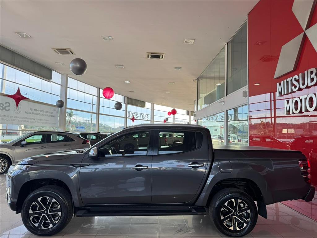 Mitsubishi-L200 TRITON-2.4 16V TURBO DIESEL SPORT HPE-S CD 4P 4X4 AUTOMÁTICO