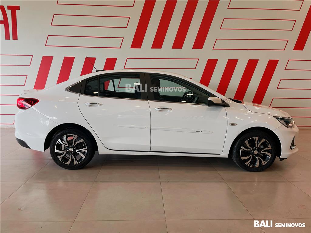 ONIX PLUS 1.0 TURBO FLEX PREMIER AUTOMÁTICO3