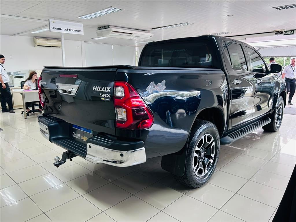 HILUX 2.8 D-4D TURBO DIESEL CD SRX 4X4 AUTOMÁTICO4