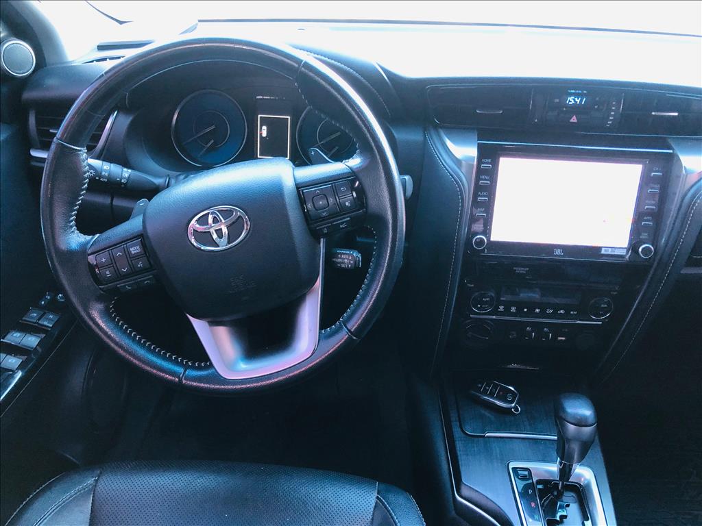 HILUX SW4 2.8 D-4D TURBO DIESEL SRX 4X4 AUTOMÁTICO11