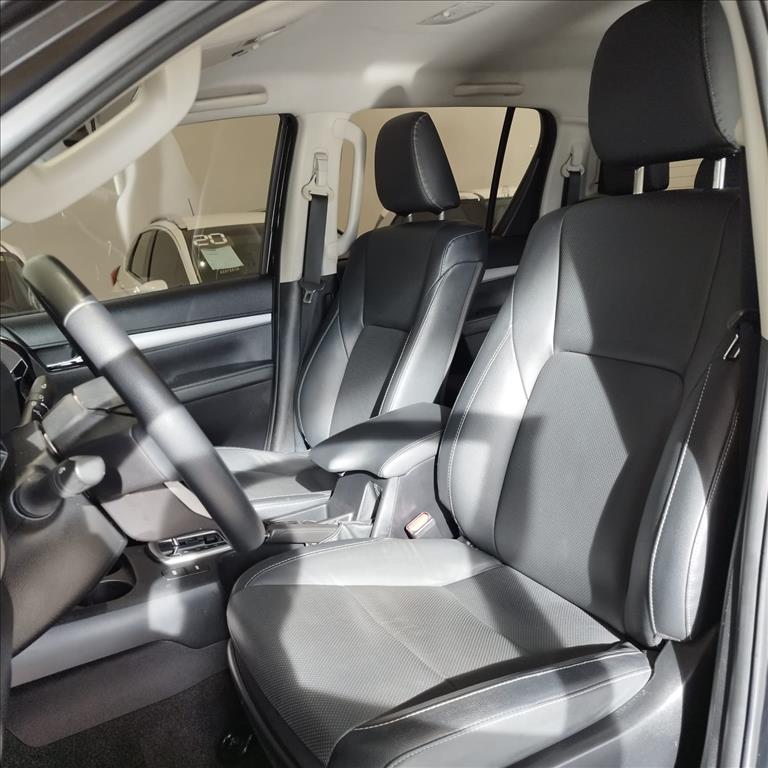 HILUX 2.8 D-4D TURBO DIESEL CD SRX PLUS 4X4 AUTOMÁTICO18