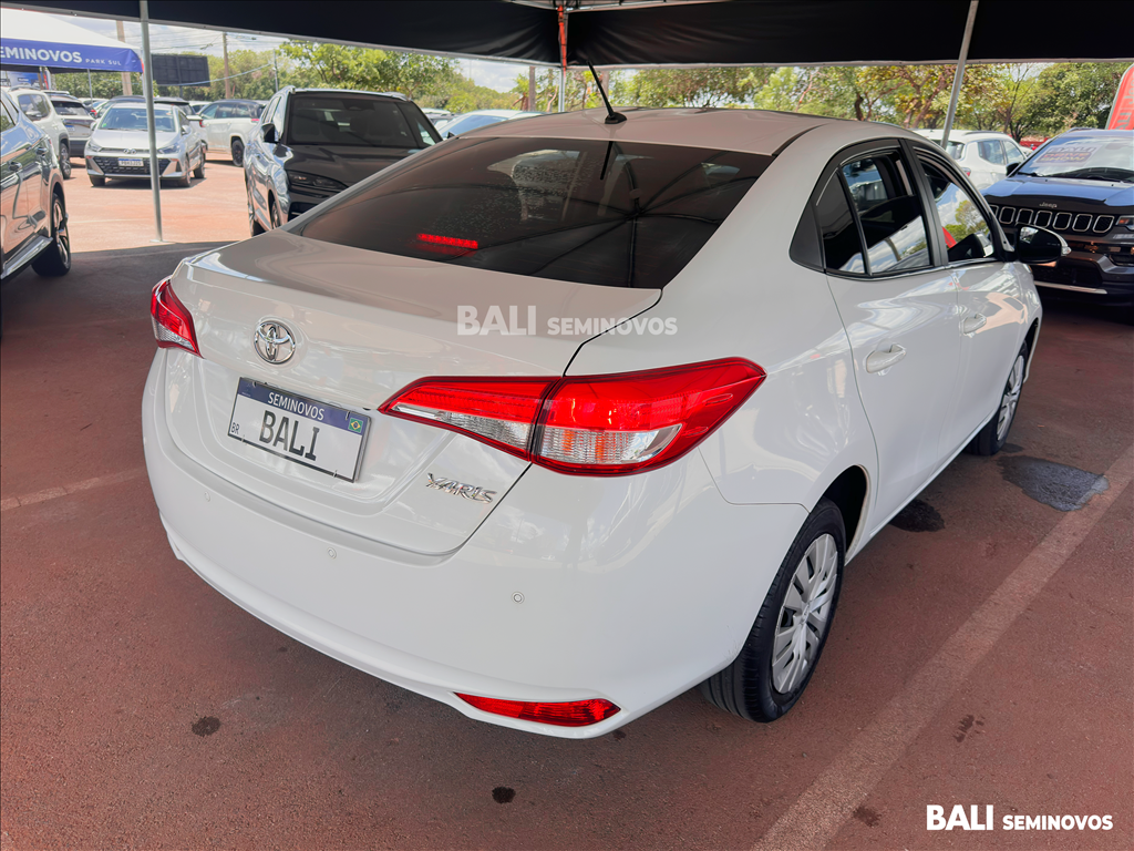 YARIS 1.5 16V FLEX SEDAN XL LIVE MULTIDRIVE3