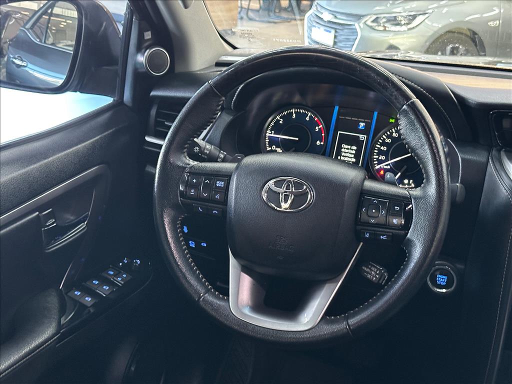 HILUX SW4 2.8 D-4D TURBO DIESEL SRX 4X4 AUTOMÁTICO5