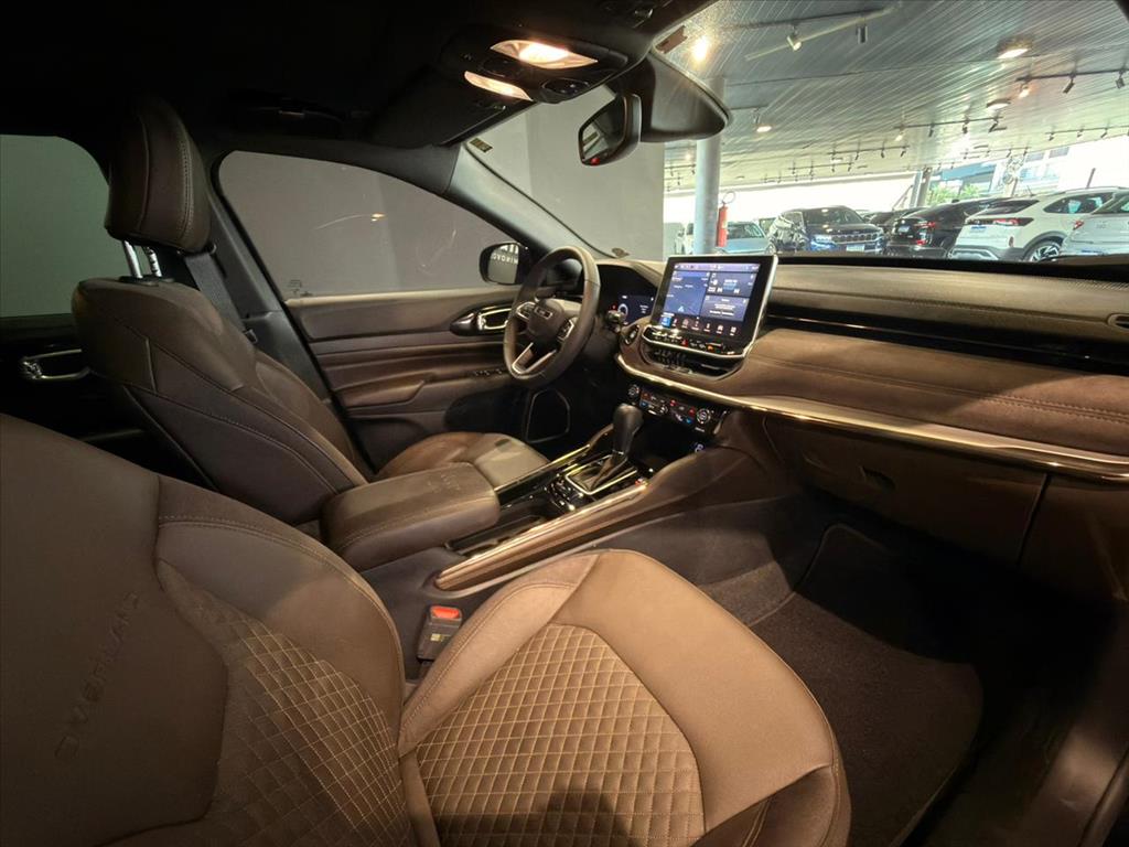 COMMANDER 1.3 T270 TURBO FLEX OVERLAND AT64