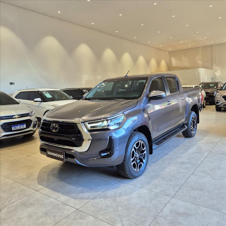 HILUX 2.8 D-4D TURBO DIESEL CD SRX 4X4 AUTOMÁTICO2