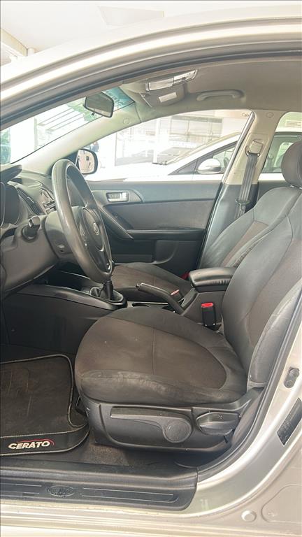 CERATO 1.6 EX3 SEDAN 16V GASOLINA 4P MANUAL9