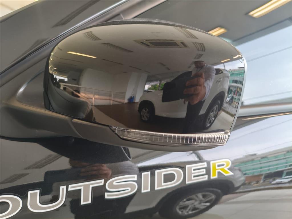 Renault-KWID-1.0 12V SCE FLEX OUTSIDER MANUAL