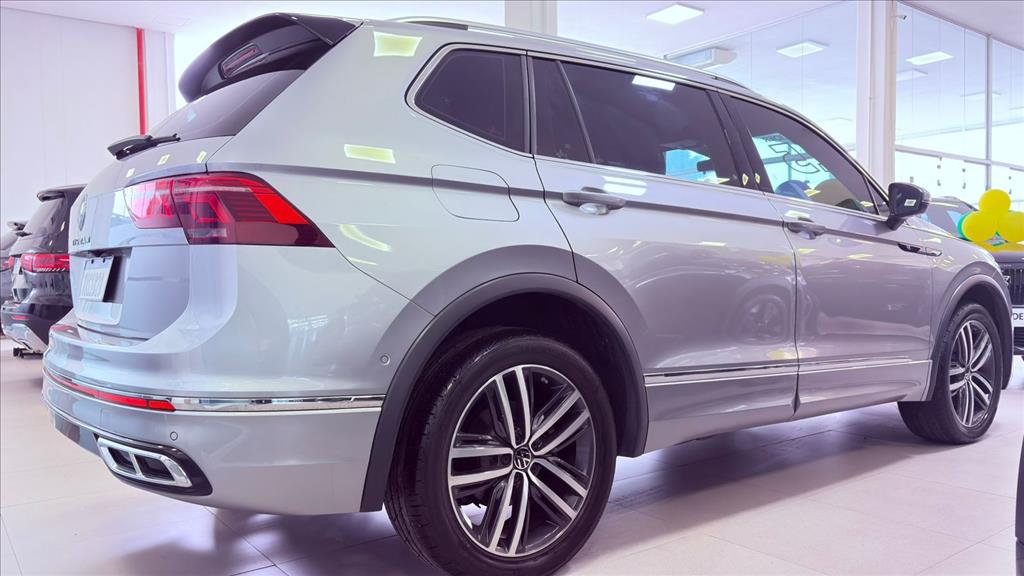 TIGUAN 2.0 300 TSI GASOLINA ALLSPACE R-LINE AUTOMÁTICO2