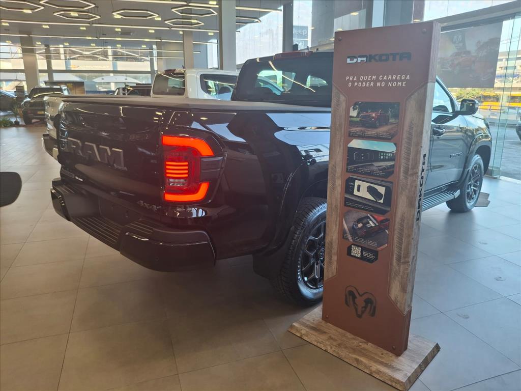 DAKOTA 2.2 TURBO DIESEL LARAMIE NIGHT EDITION 4X4 AUTOMÁTICO3