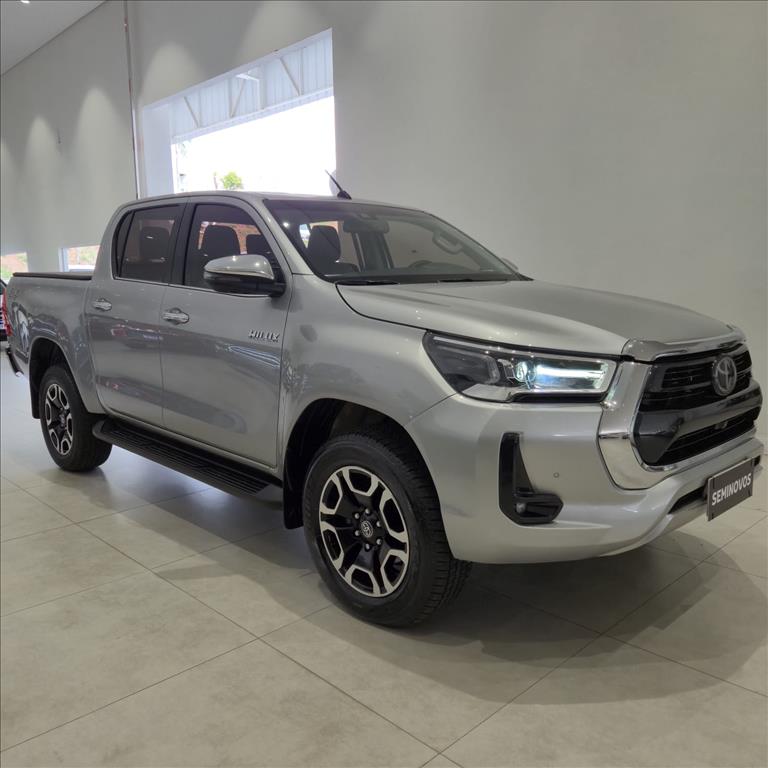 HILUX 2.8 D-4D TURBO DIESEL CD SRX 4X4 AUTOMÁTICO