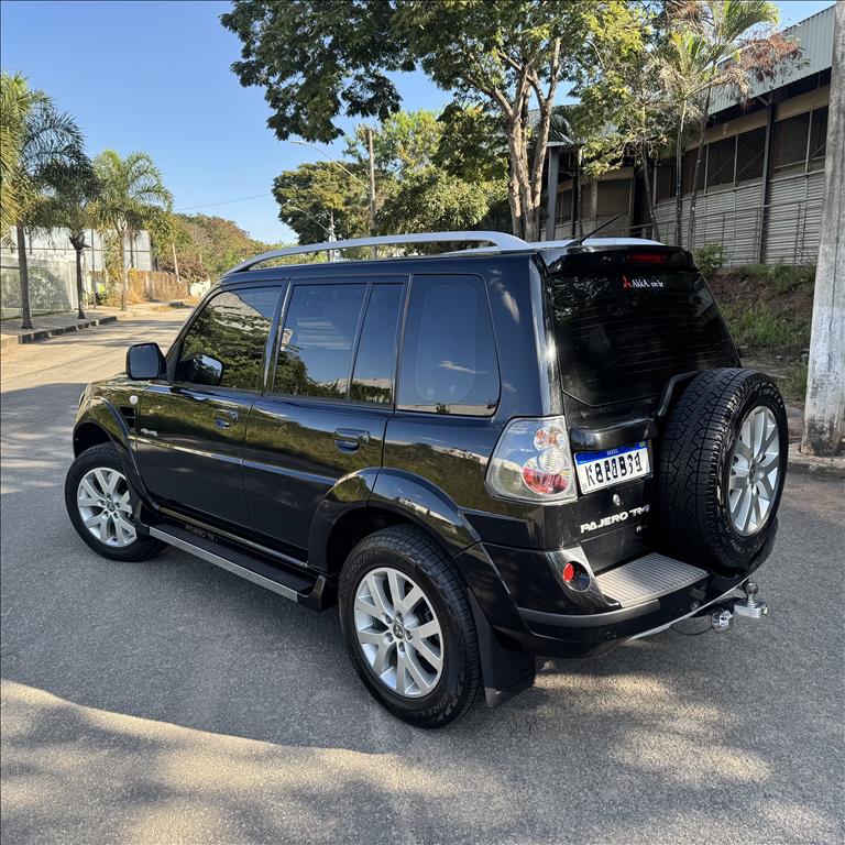 Mitsubishi-PAJERO TR4-2.0 4X4 16V 140CV FLEX 4P AUTOMÁTICO