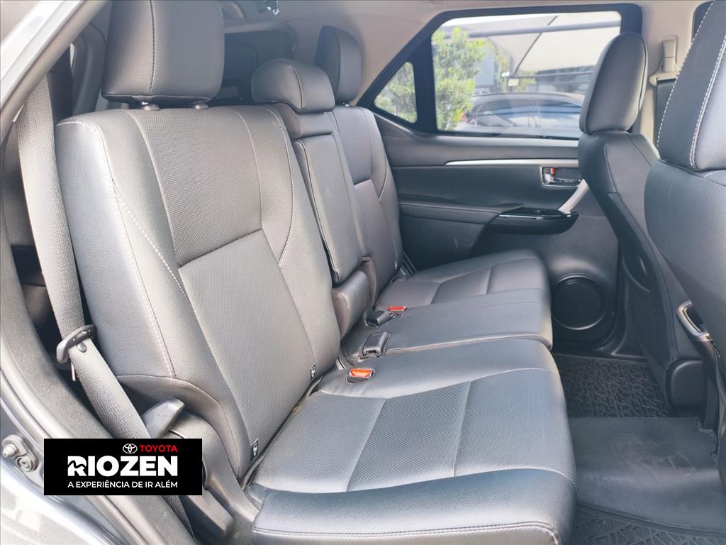 HILUX SW4 2.8 D-4D TURBO DIESEL SRX PLATINUM 7L 4X4 AUTOMÁTICO10