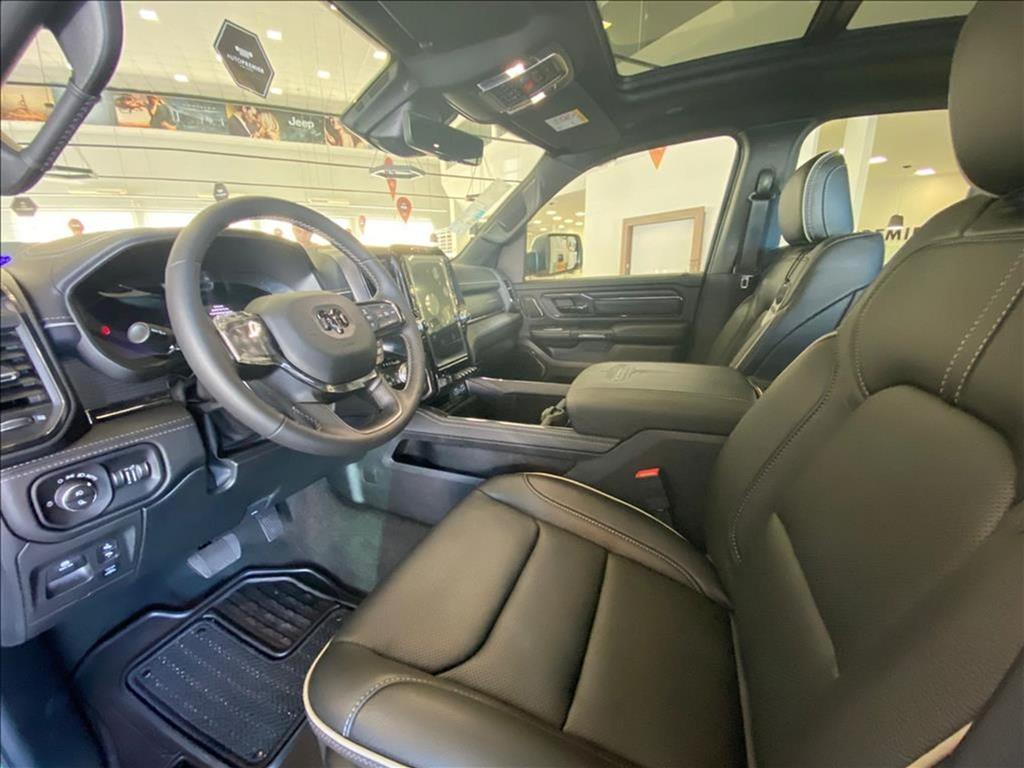 1500 5.7 V8 GASOLINA LIMITED CD 4X4 AUTOMÁTICO7
