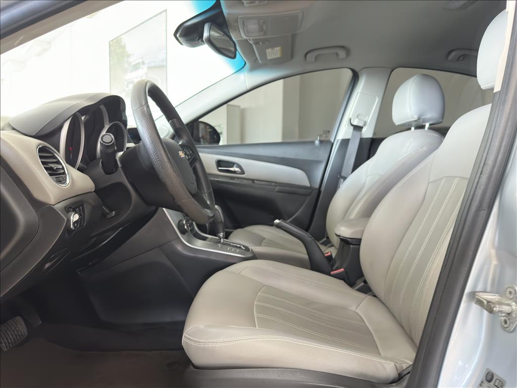 CRUZE 1.8 LT 16V FLEX 4P MANUAL10