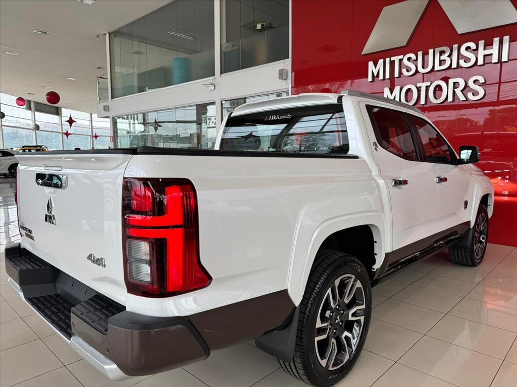 Mitsubishi-TRITON-2.4 BITURBO DIESEL CD TERRA 4X4 AUTOMÁTICO