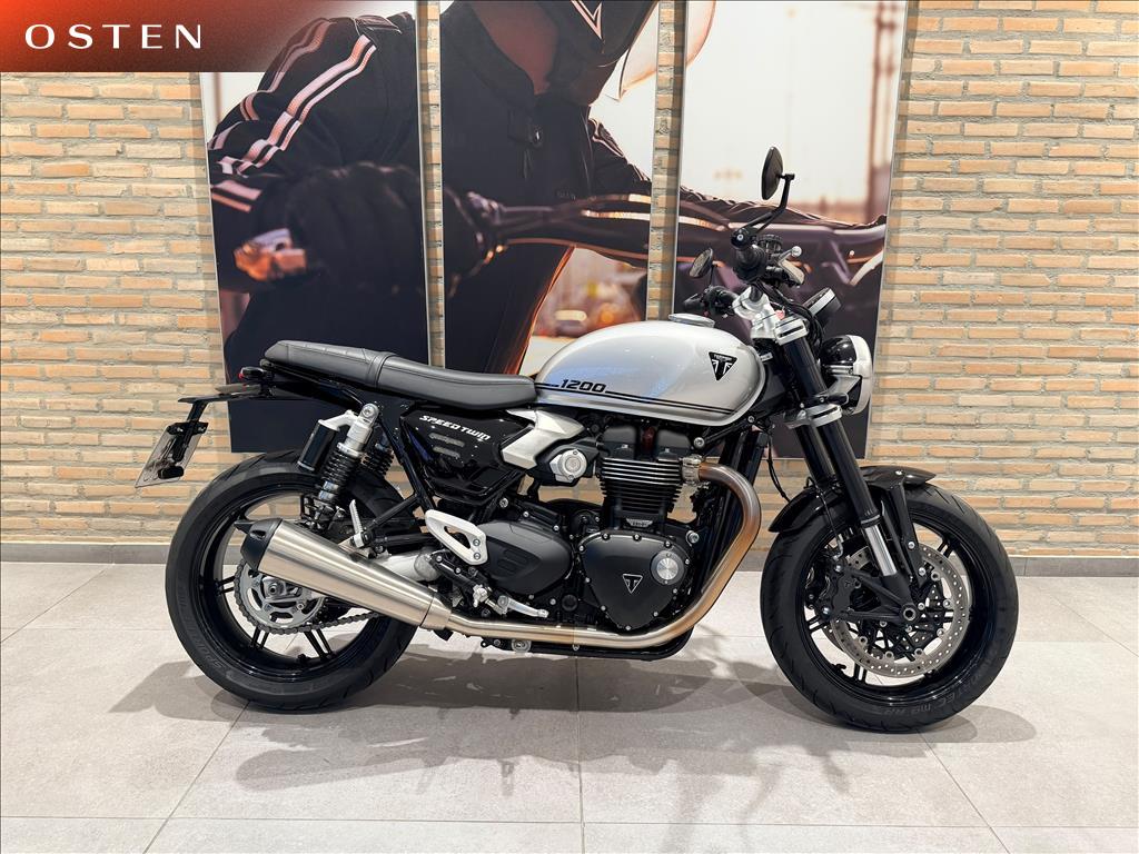 TRIUMPH-SPEED-TWIN