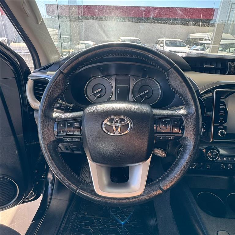 HILUX 2.8 D-4D TURBO DIESEL CD SRX 4X4 AUTOMÁTICO8