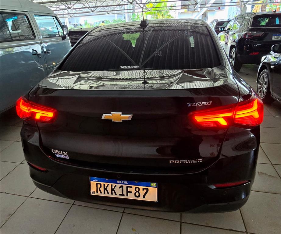 ONIX PLUS 1.0 TURBO FLEX PREMIER AUTOMÁTICO4
