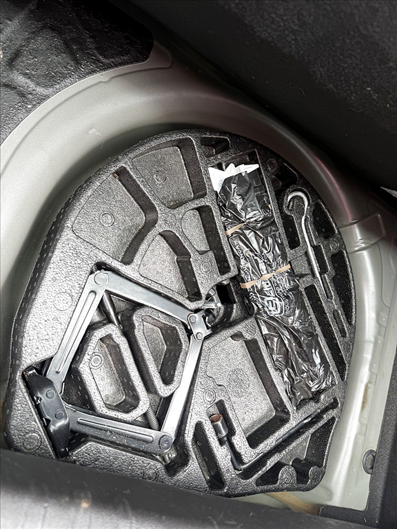 Chevrolet Onix - 1.4 MPFI LT 8V FLEX 4P MANUAL