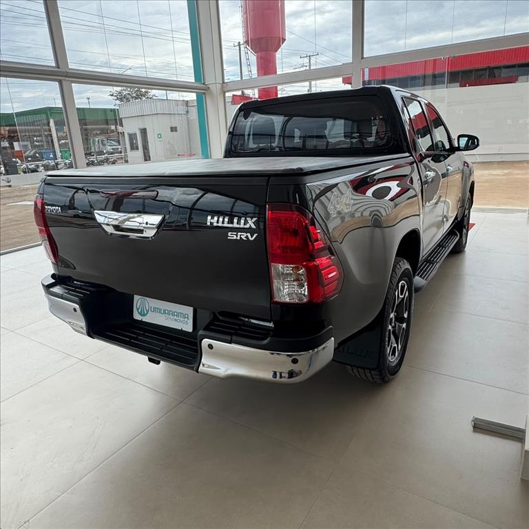 HILUX 2.8 D-4D TURBO DIESEL CD SRV 4X4 AUTOMÁTICO4