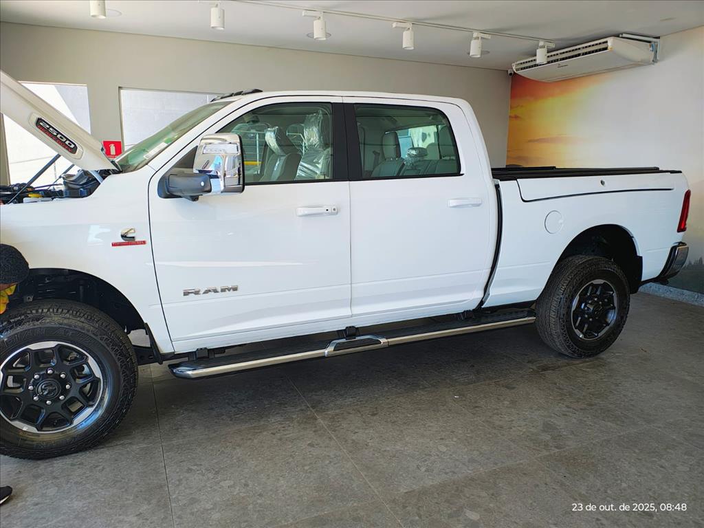 2500 6.7 I6 TURBO DIESEL LARAMIE CD 4X4 AUTOMÁTICO4