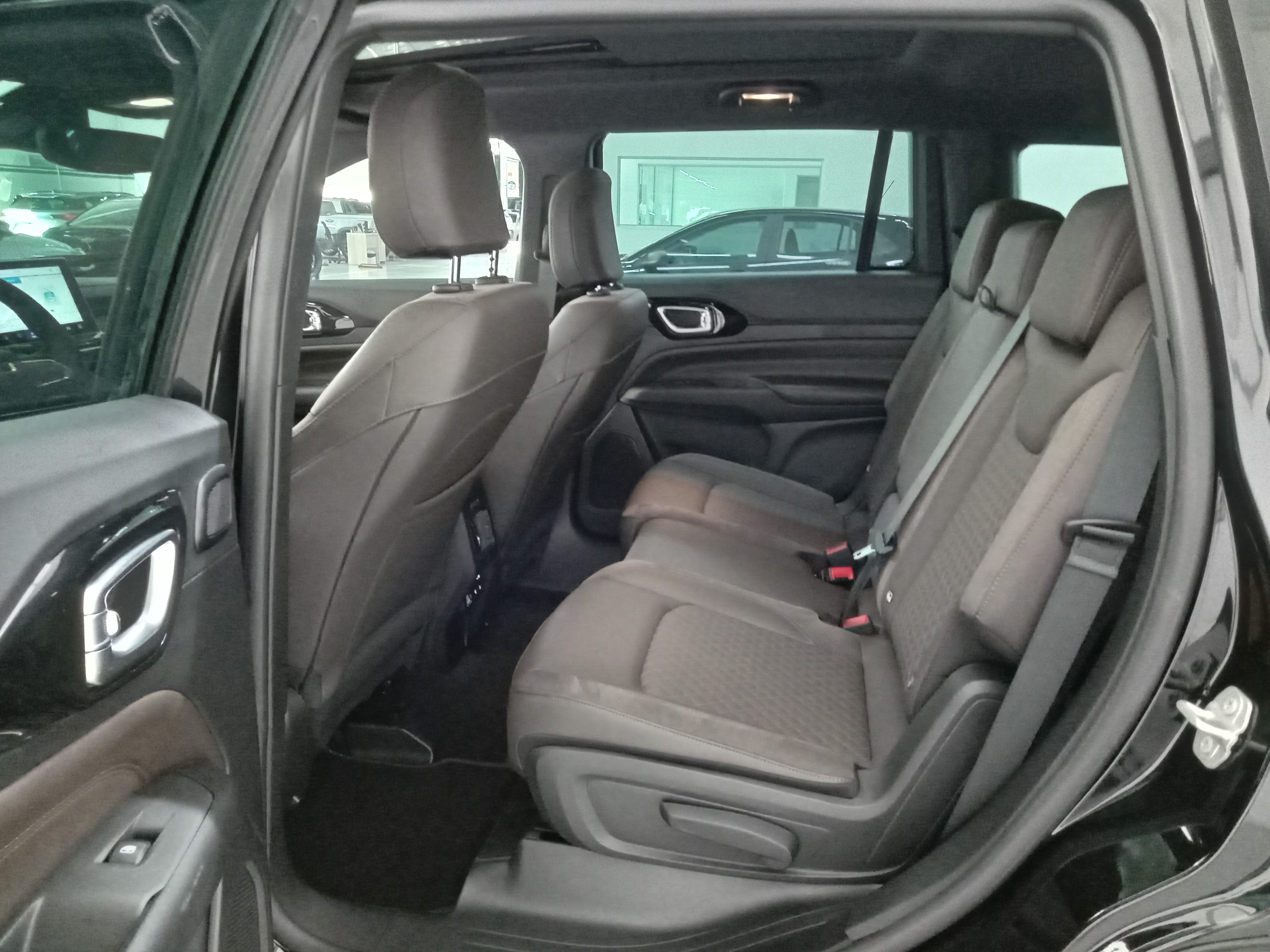 COMMANDER 1.3 T270 TURBO FLEX OVERLAND AT68