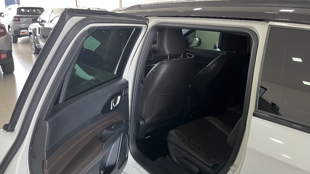 COMMANDER 1.3 T270 TURBO FLEX OVERLAND AT6