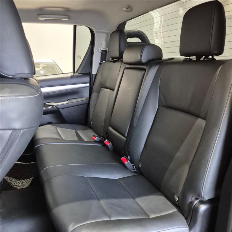HILUX 2.8 D-4D TURBO DIESEL CD SRV 4X4 AUTOMÁTICO14