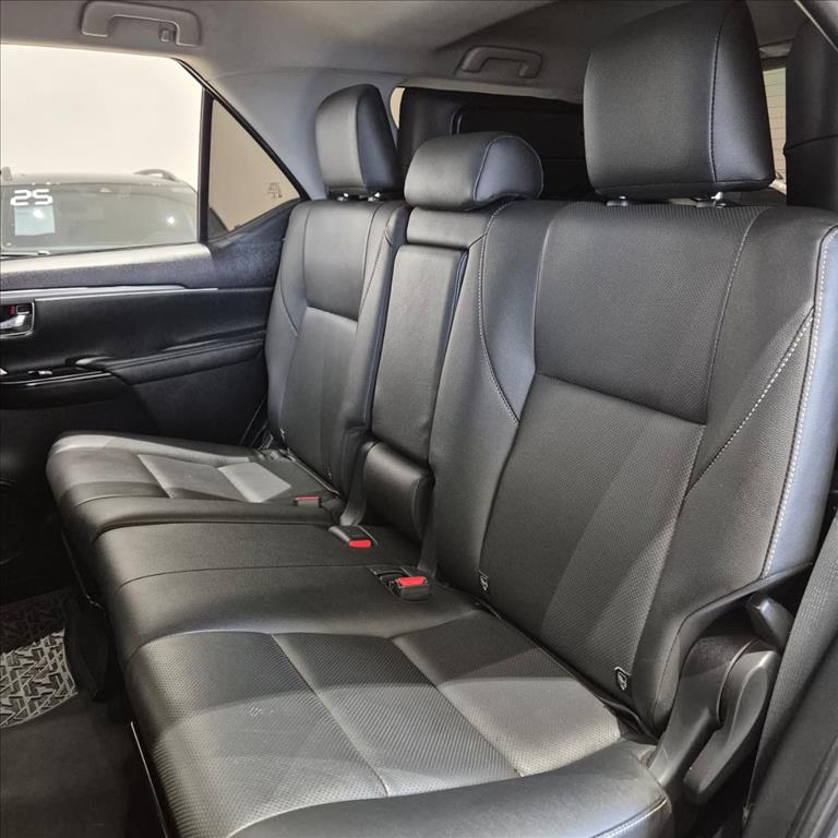 HILUX 2.8 D-4D TURBO DIESEL CD SRX 4X4 AUTOMÁTICO15