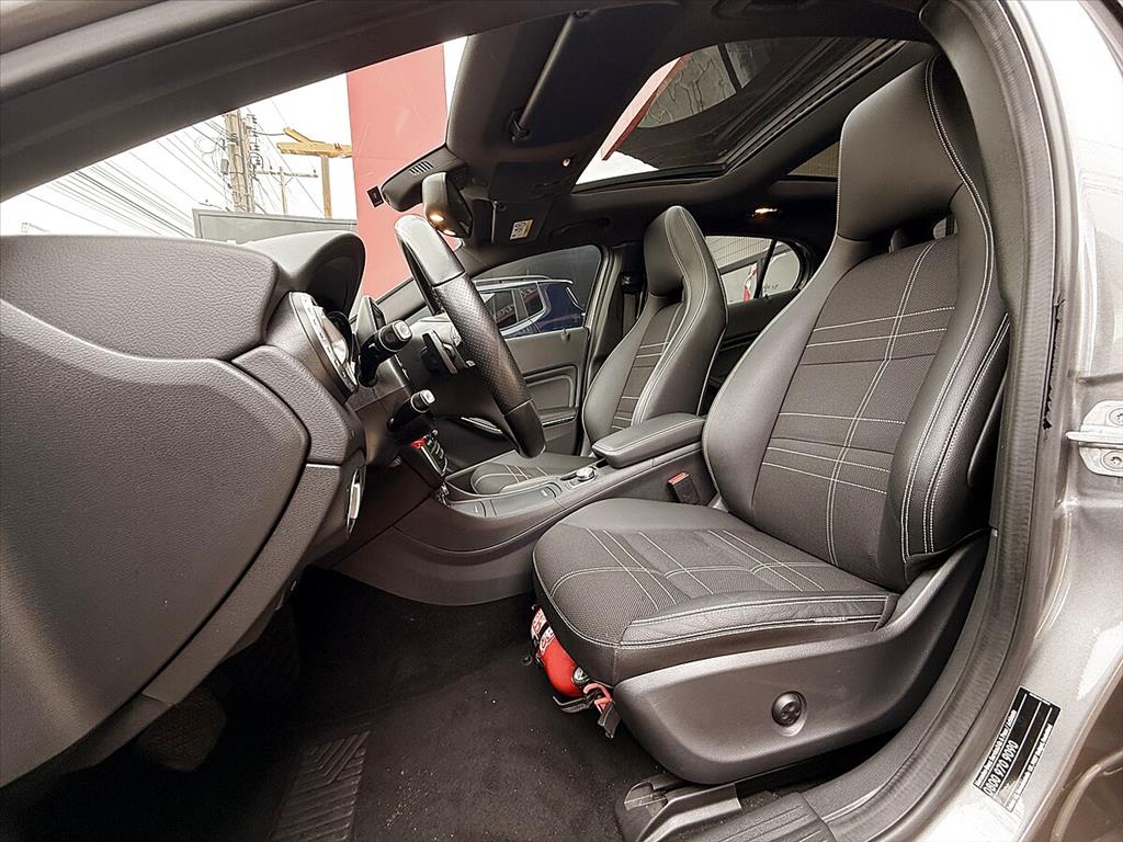 Mercedes-Benz Gla 250 - 2.0 16V TURBO GASOLINA VISION 4P AUTOMÁTICO
