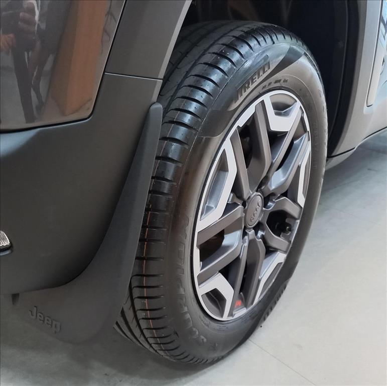 RENEGADE 1.3 T270 TURBO FLEX ALTITUDE AT67