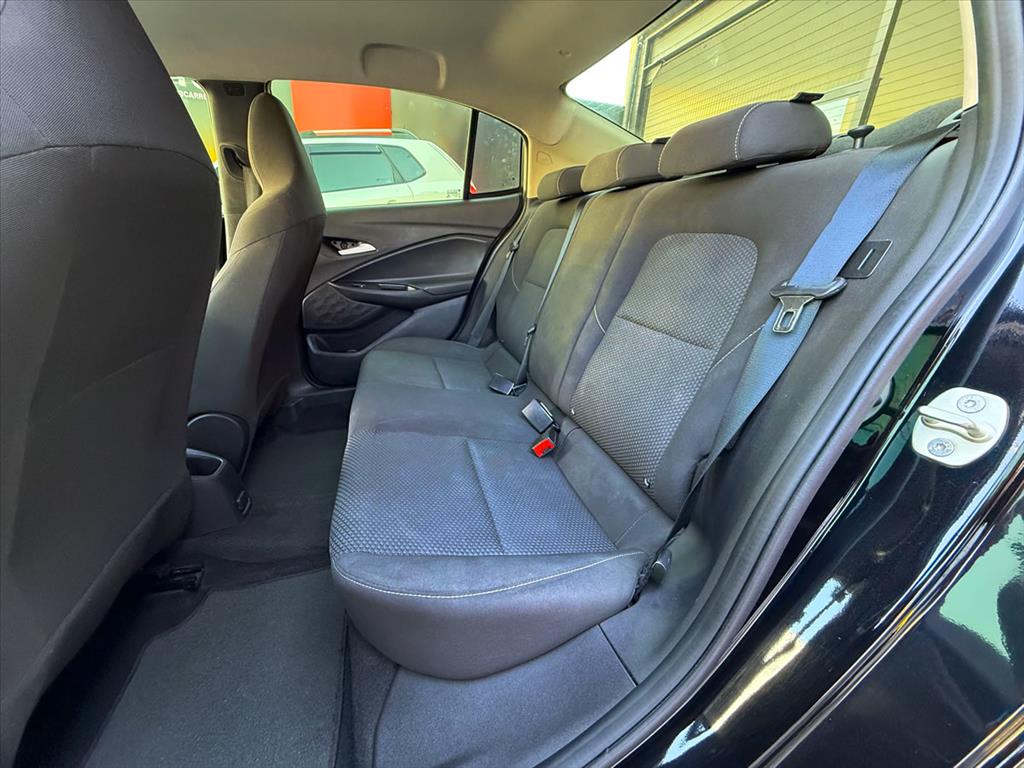 Chevrolet Onix Plus - 1.0 FLEX LT MANUAL