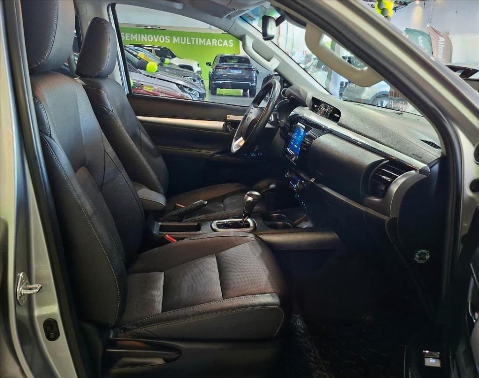 HILUX 2.8 D-4D TURBO DIESEL CD SRX PLUS 4X4 AUTOMÁTICO11