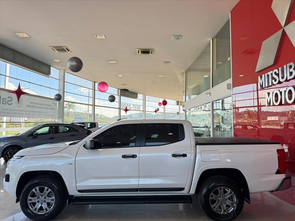 Mitsubishi-TRITON-2.4 BITURBO DIESEL CD GLS 4X4 AUTOMÁTICO