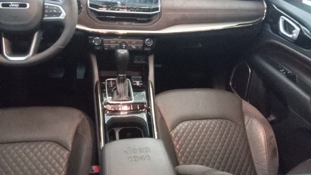 COMMANDER 1.3 T270 TURBO FLEX OVERLAND AT613