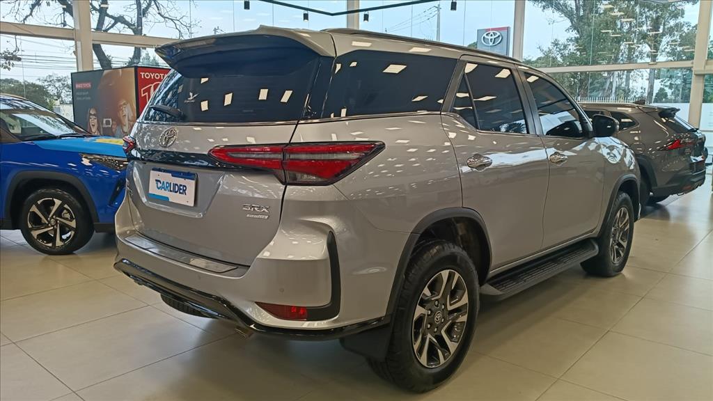 HILUX SW4 2.8 D-4D TURBO DIESEL SRX PLATINUM 7L 4X4 AUTOMÁTICO4