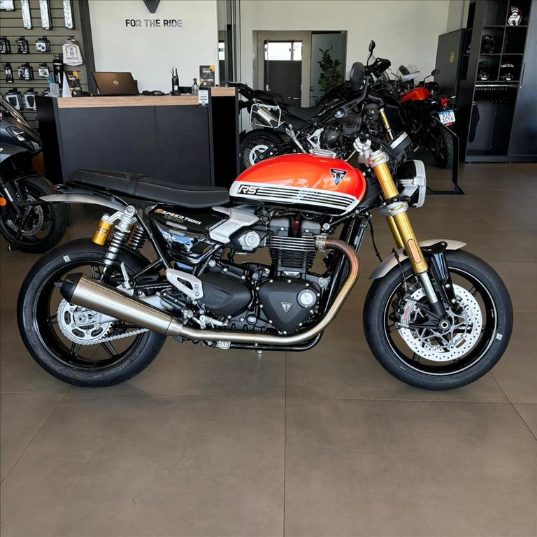 TRIUMPH-SPEED-TWIN RS
