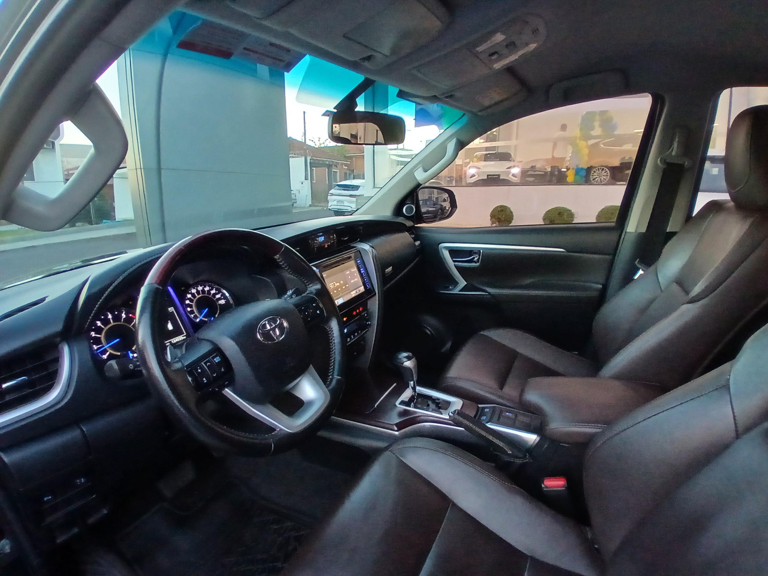 HILUX SW4 2.7 SRV 7 LUGARES 4X2 16V FLEX 4P AUTOMÁTICO11