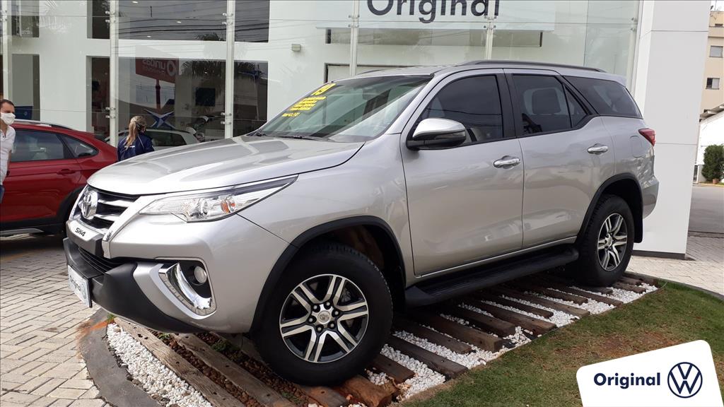 TOYOTA HILUX SW4 2019 - 2.7 SRV 7 LUGARES 4X2 16V FLEX 4P AUTOMÁTICO