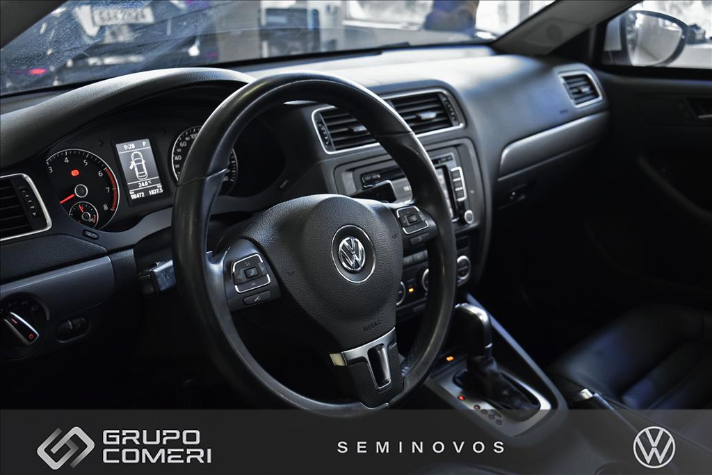 JETTA 2.0 TSI HIGHLINE 211CV GASOLINA 4P TIPTRONIC17