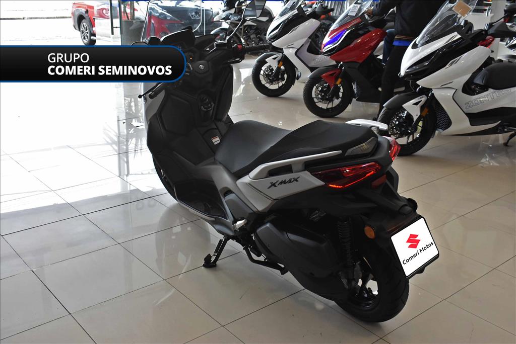XMAX 250 CONNECTED ABS3