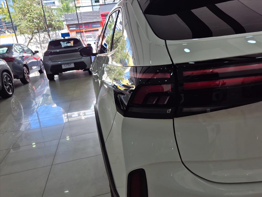 Volkswagen-NIVUS-1.0 200 TSI TOTAL FLEX COMFORTLINE AUTOMÁTICO